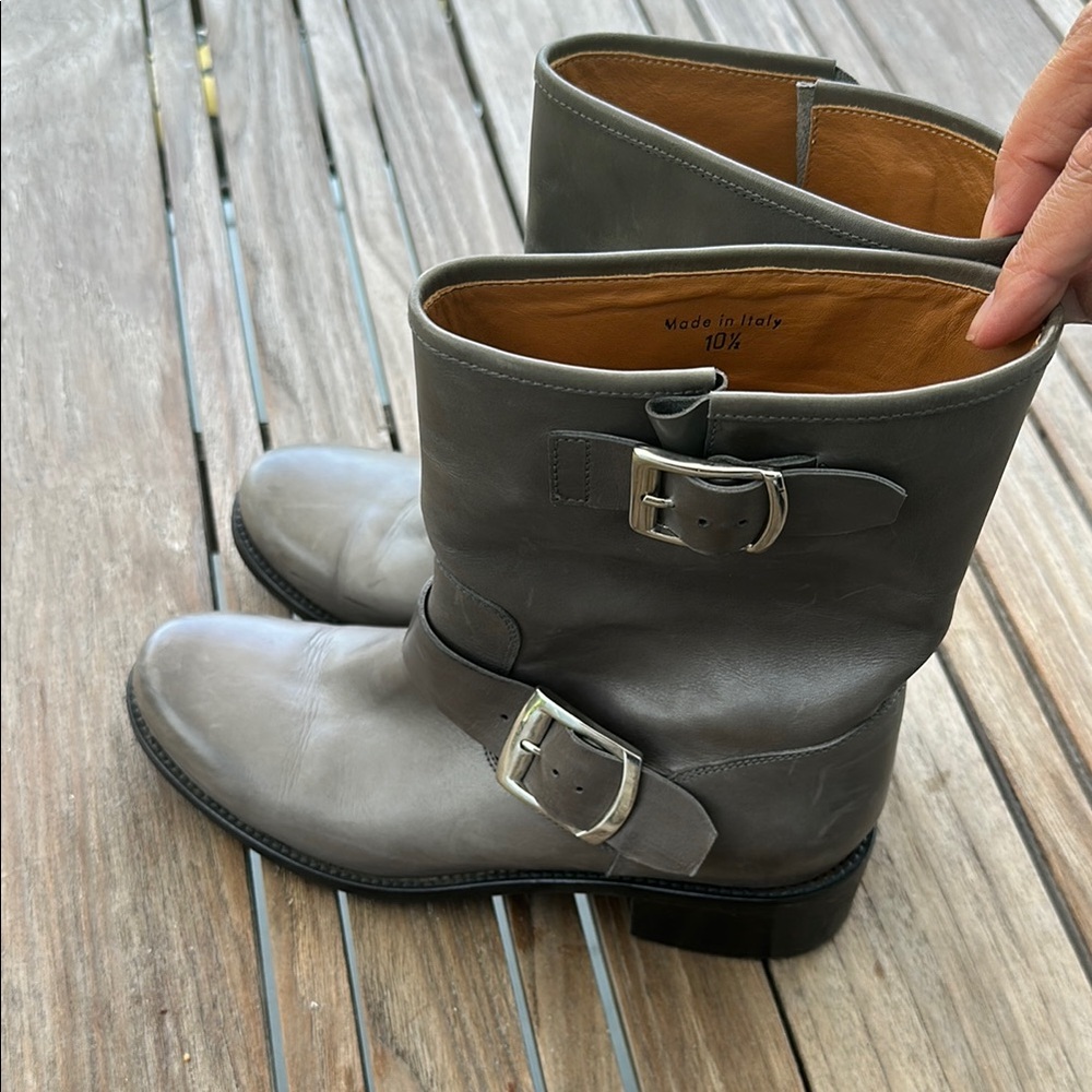 Elegant Gray Leather Ankle Boots with Buckle